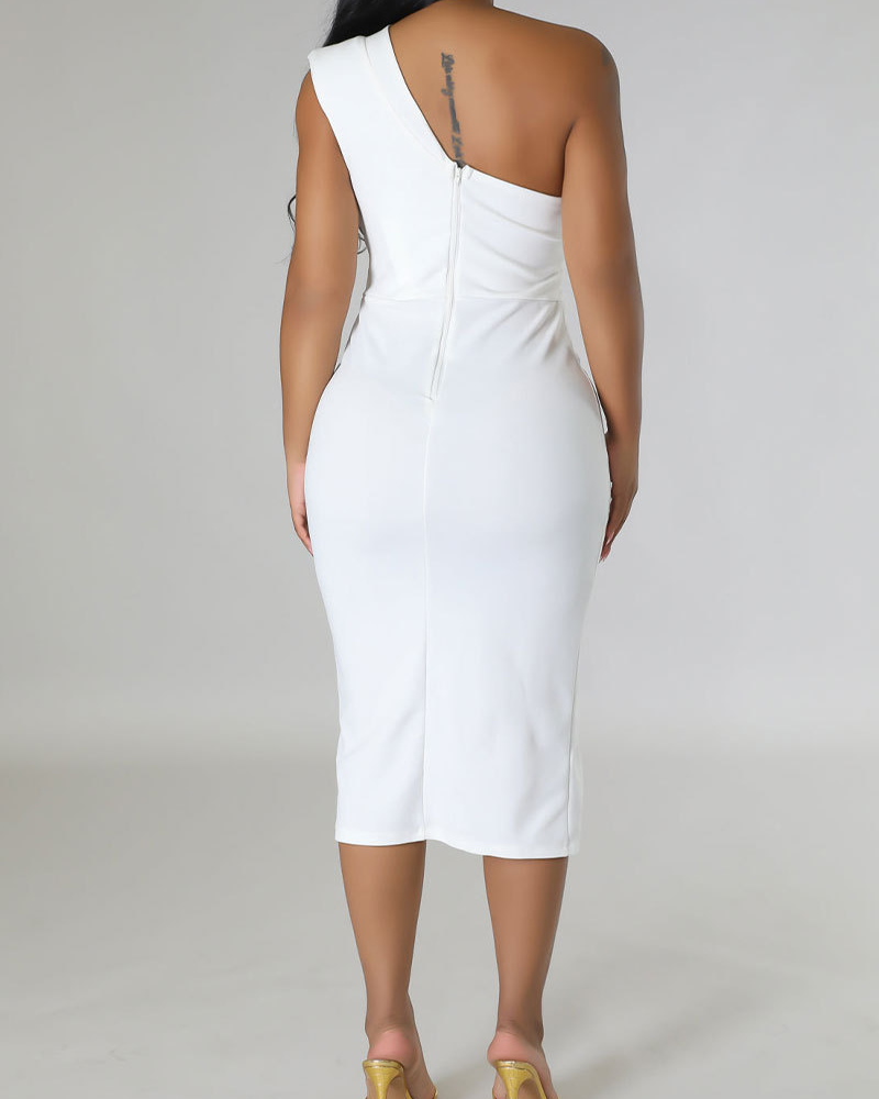 One-Shoulder Hip-Wrapped Slim Dress